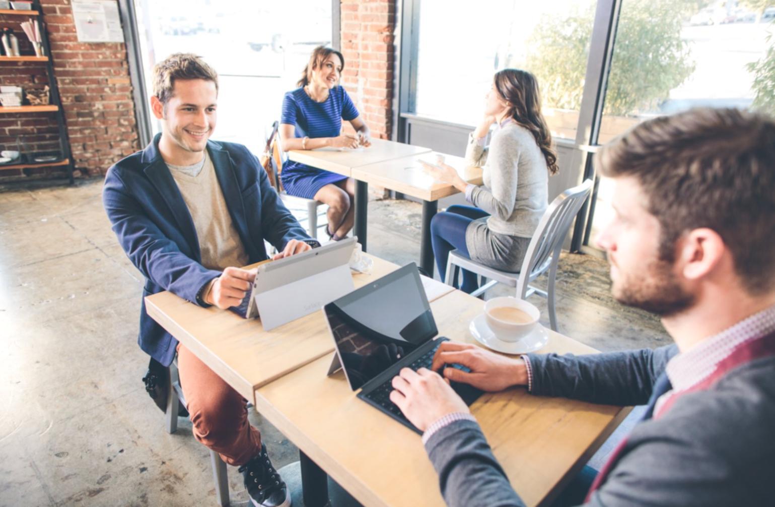 Sesión de aprendizaje financiero en entorno colaborativo